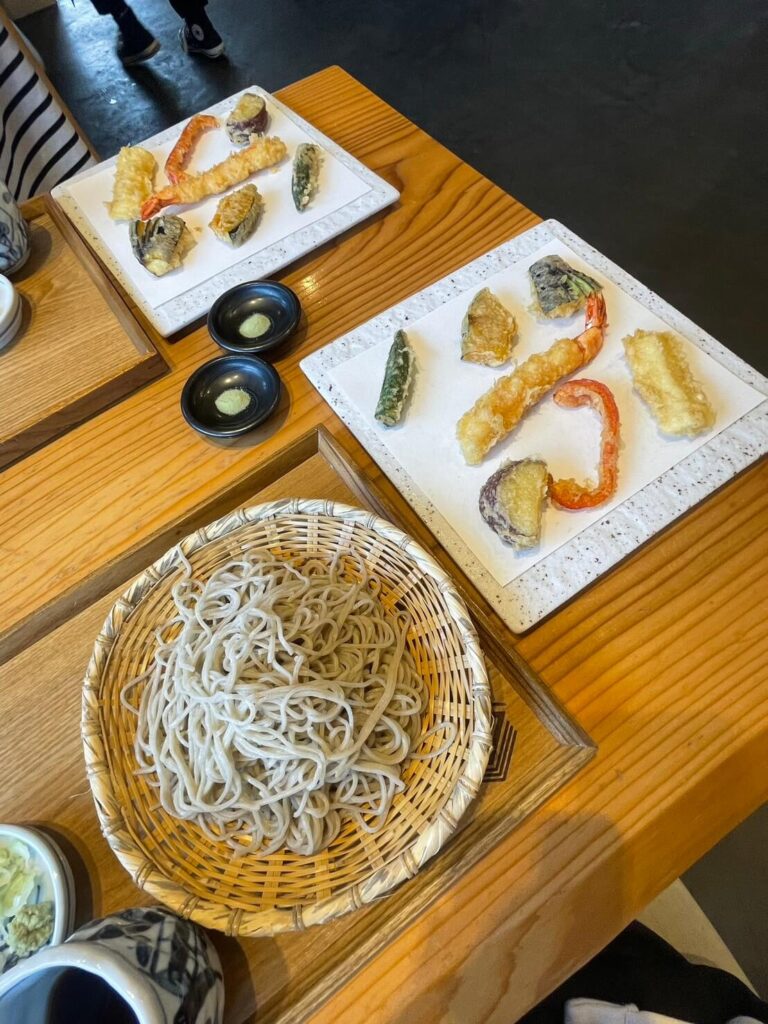 松本城近く「やまとう」で食べた天ぷらそば定食
