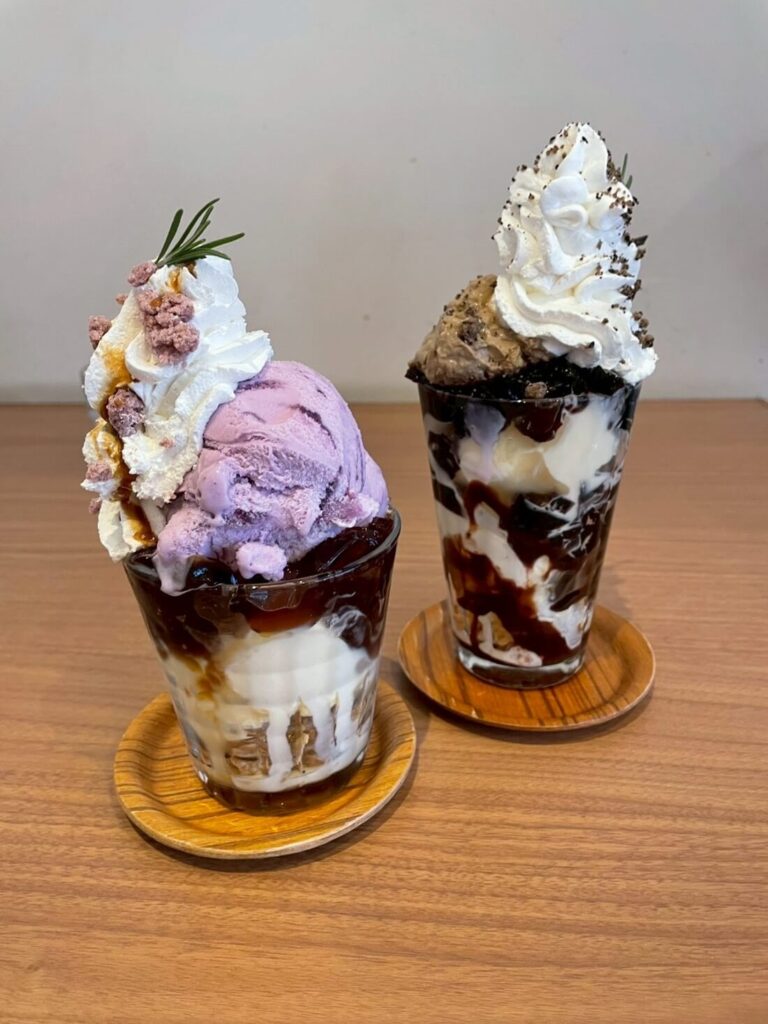 TUTUのコーヒーゼリーとバニラアイスのパフェ